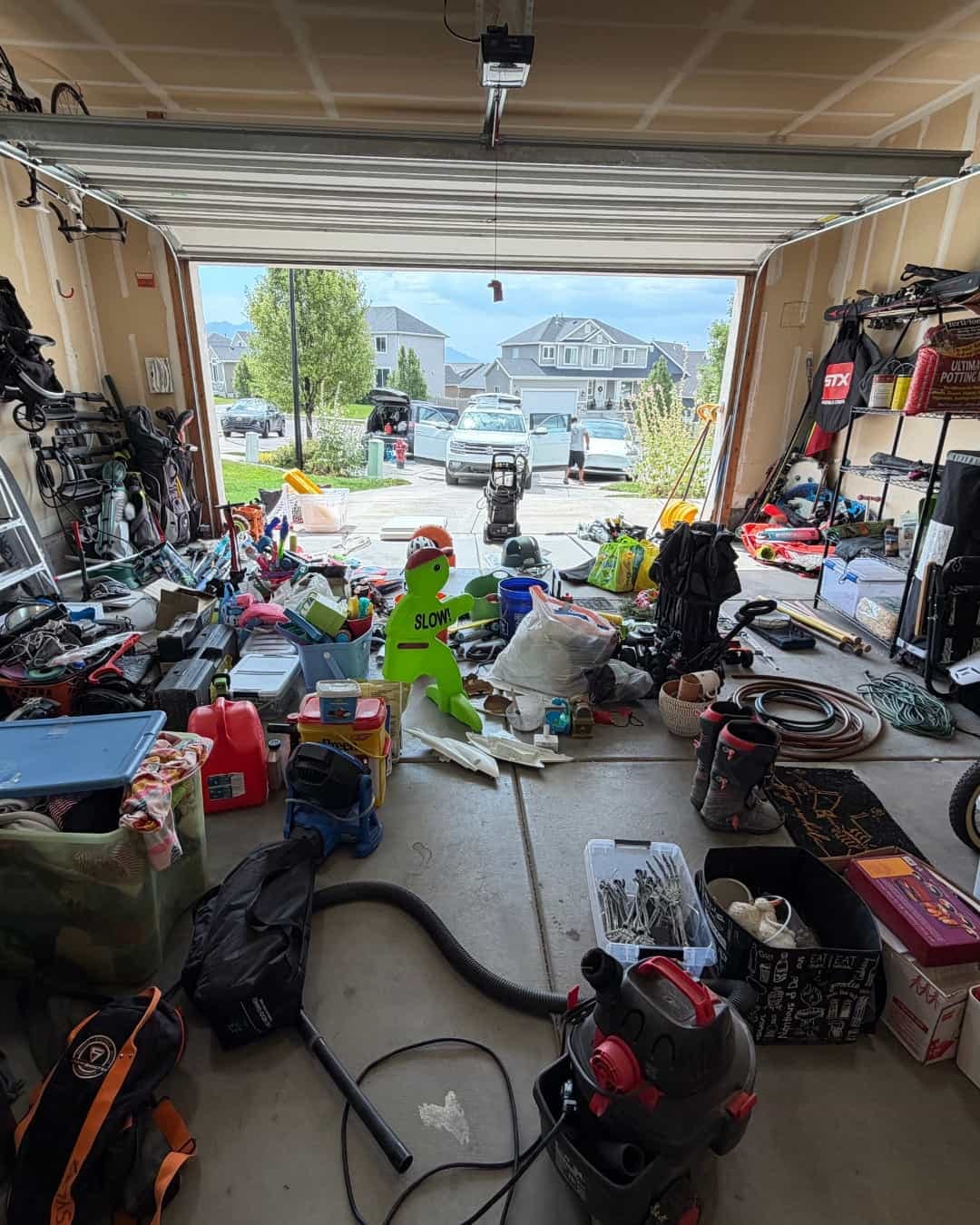 Garage at the beginning of an organization project